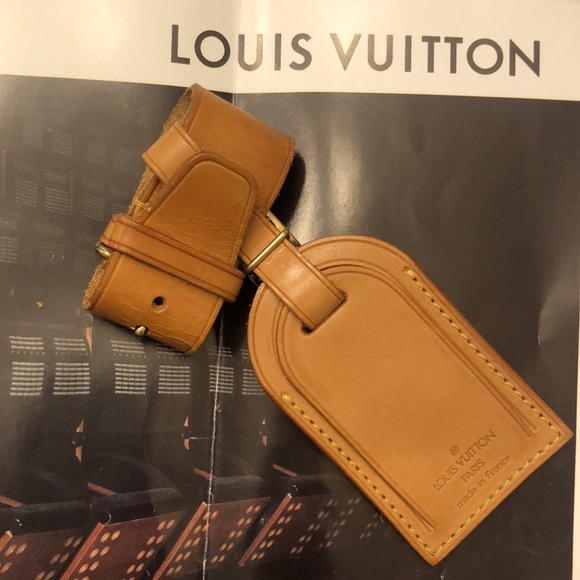 ❤️Authentic Louis Vuitton name tag and loop buckle poignet luggage. - Picture 7 of 7